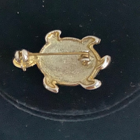 Gold Tone Metal & Rhinestones Bezel Set Tortoise Brooch - Picture 4 of 6